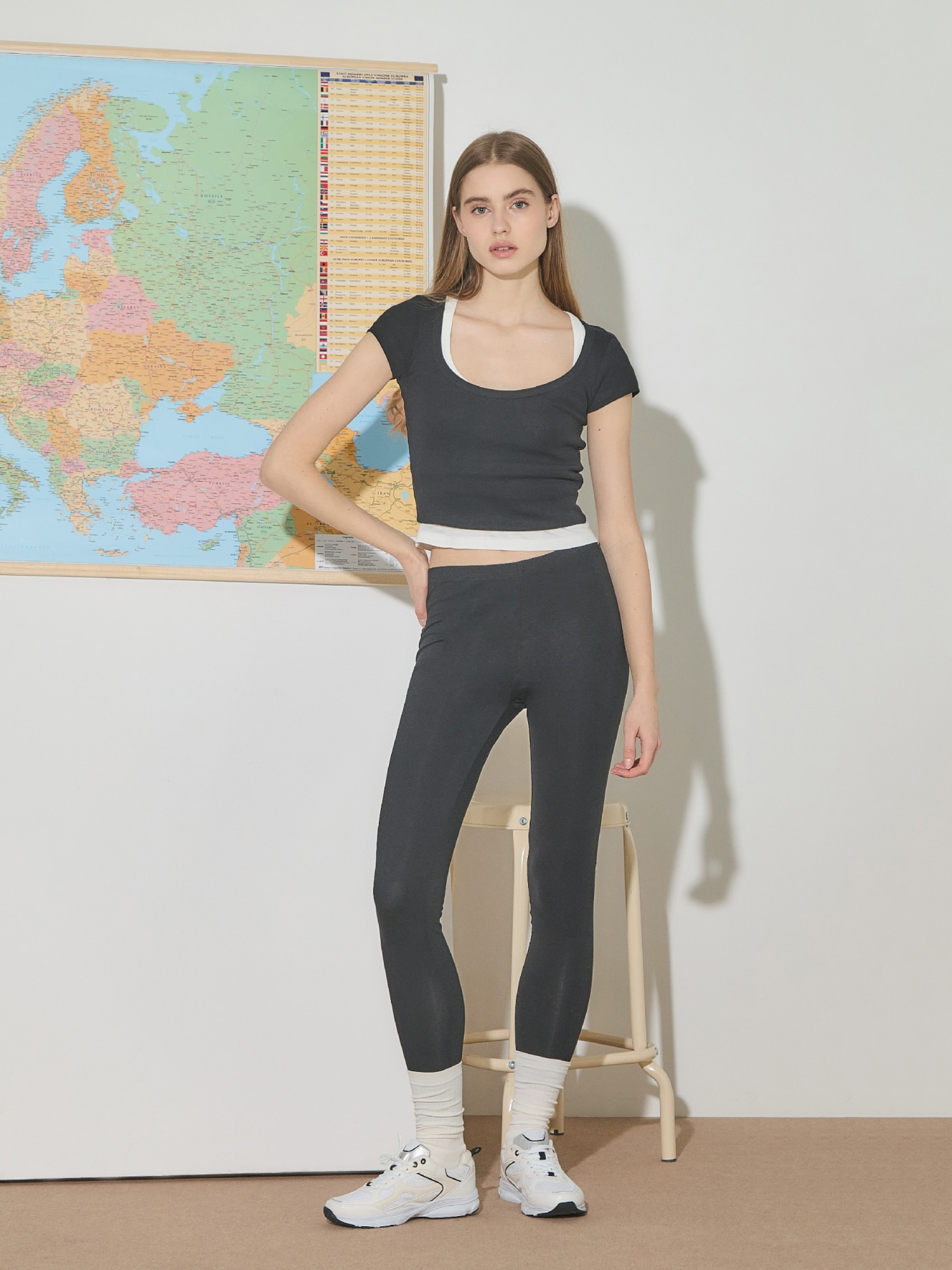 Buy Zelocity Mid Rise Light Support Leggings - Anthracite at Rs.1795 online  | Activewear online