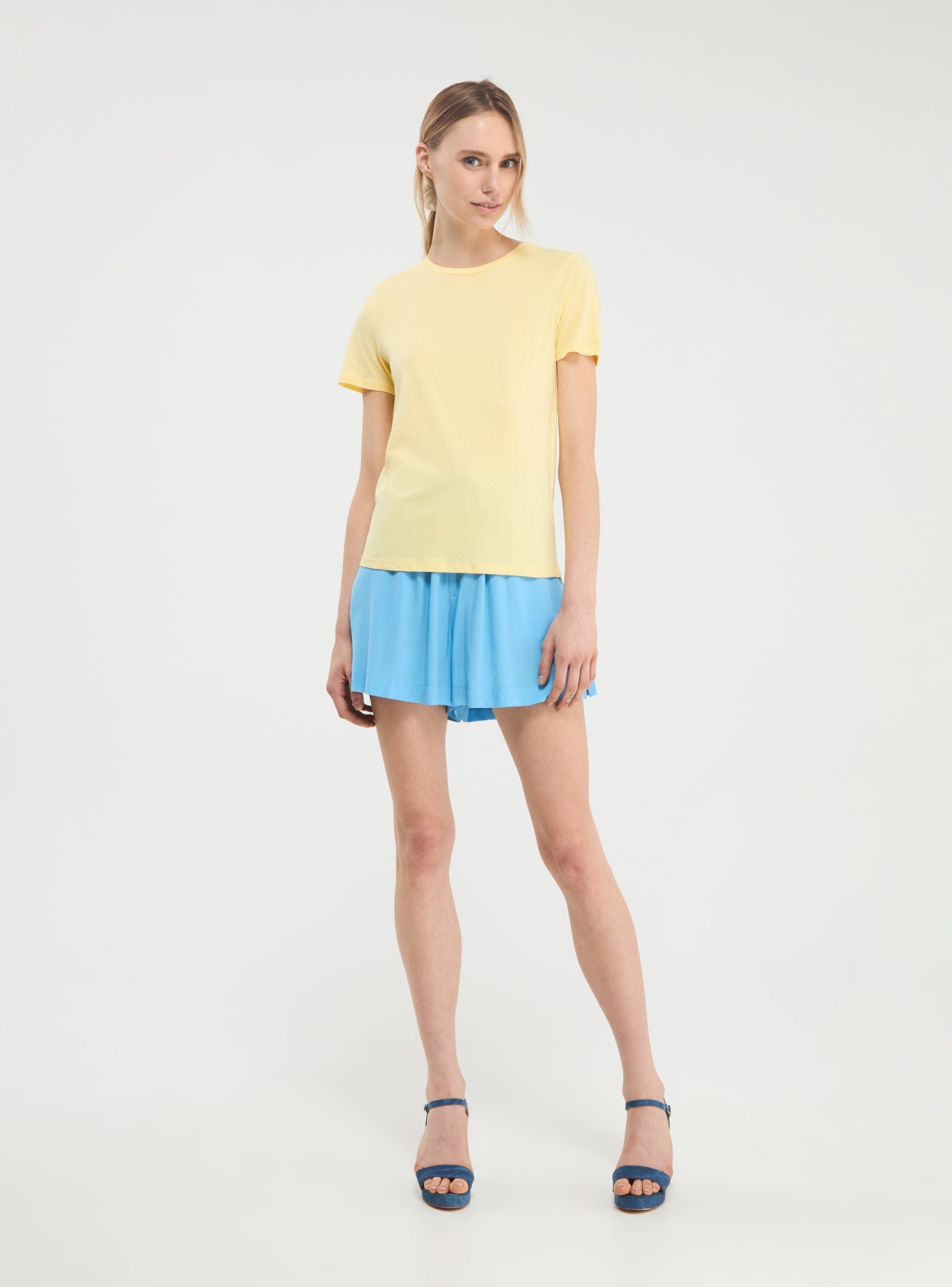 Short pants Woman Terranova