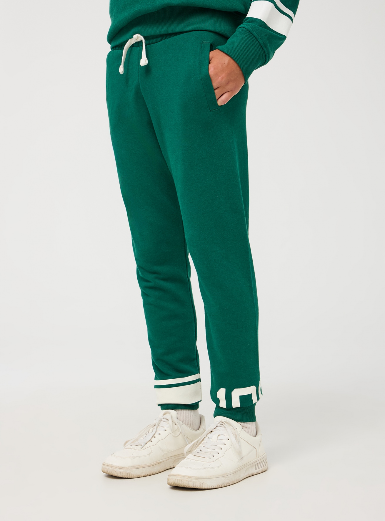 Duge sportske pantalone Dečaci 010