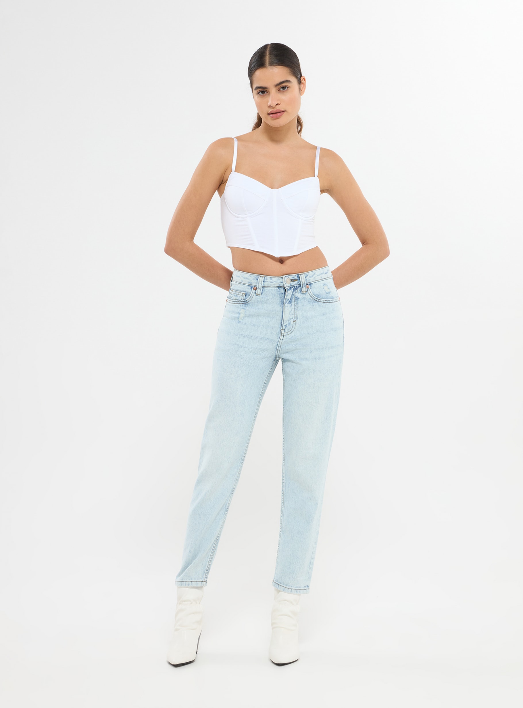 Light blue denim High-waisted light Mom jeans - Buy Online | Terranova