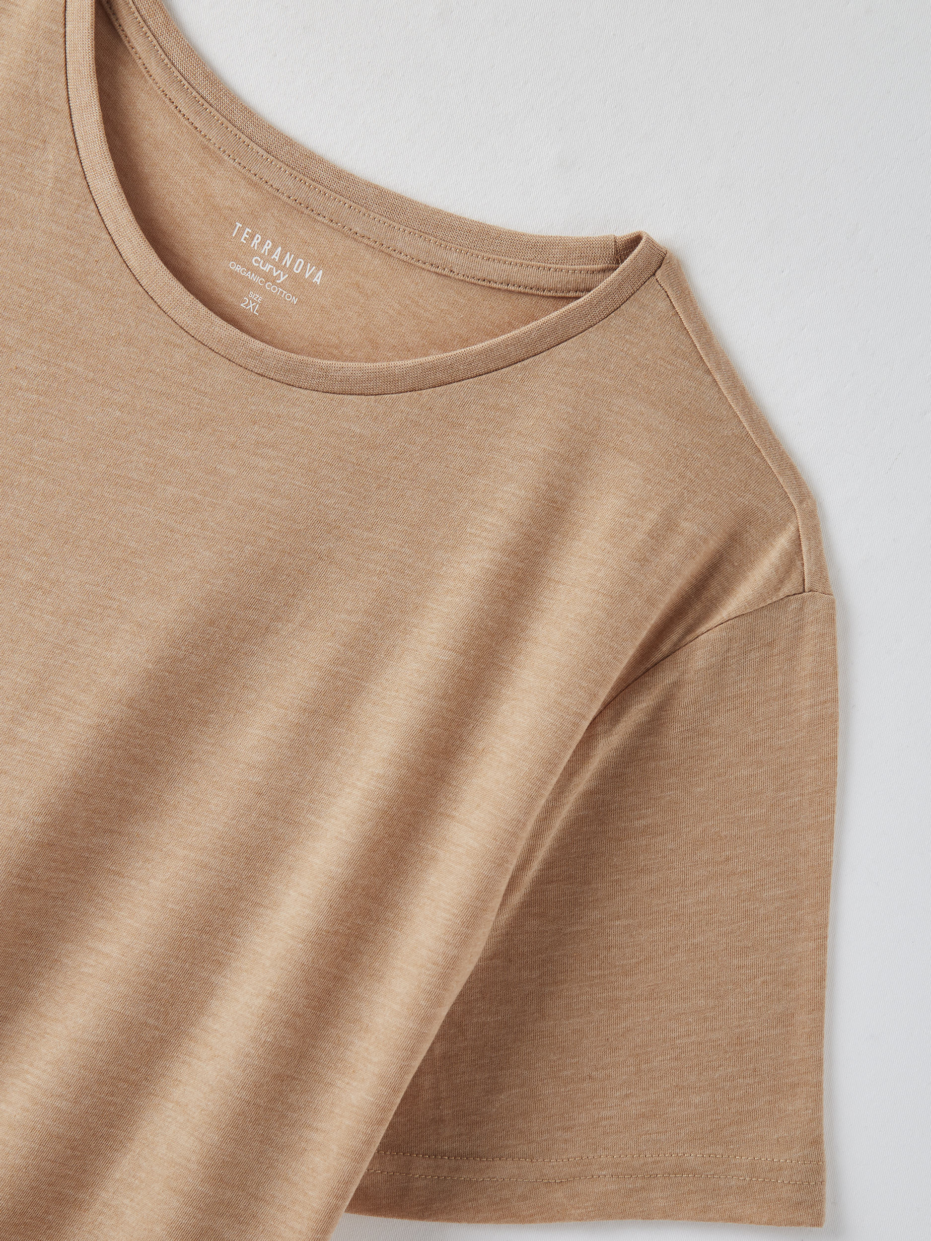 beige basic t shirt