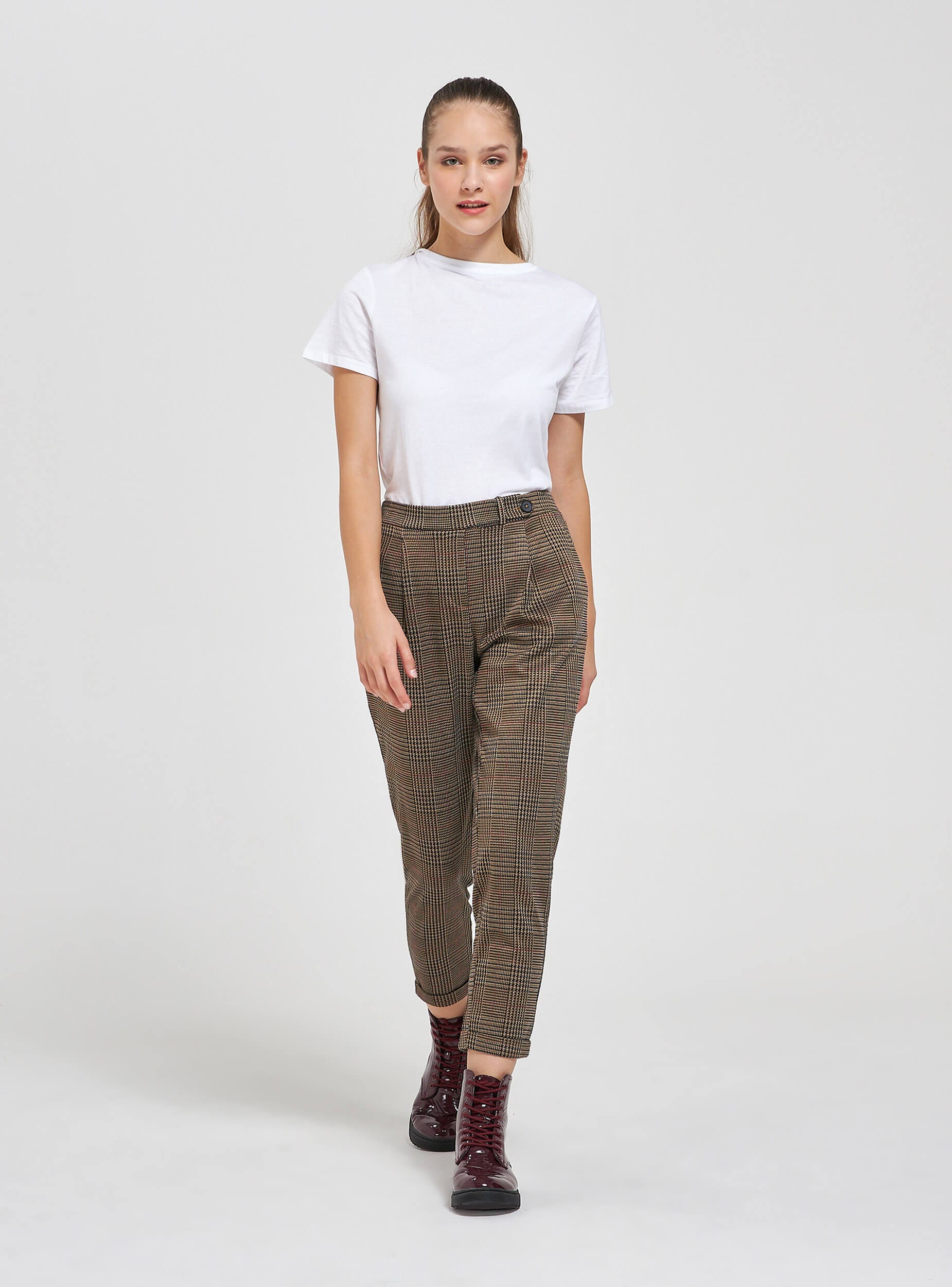 Var Dunkelbeige Chino Hose Mit Karo Muster Terranova