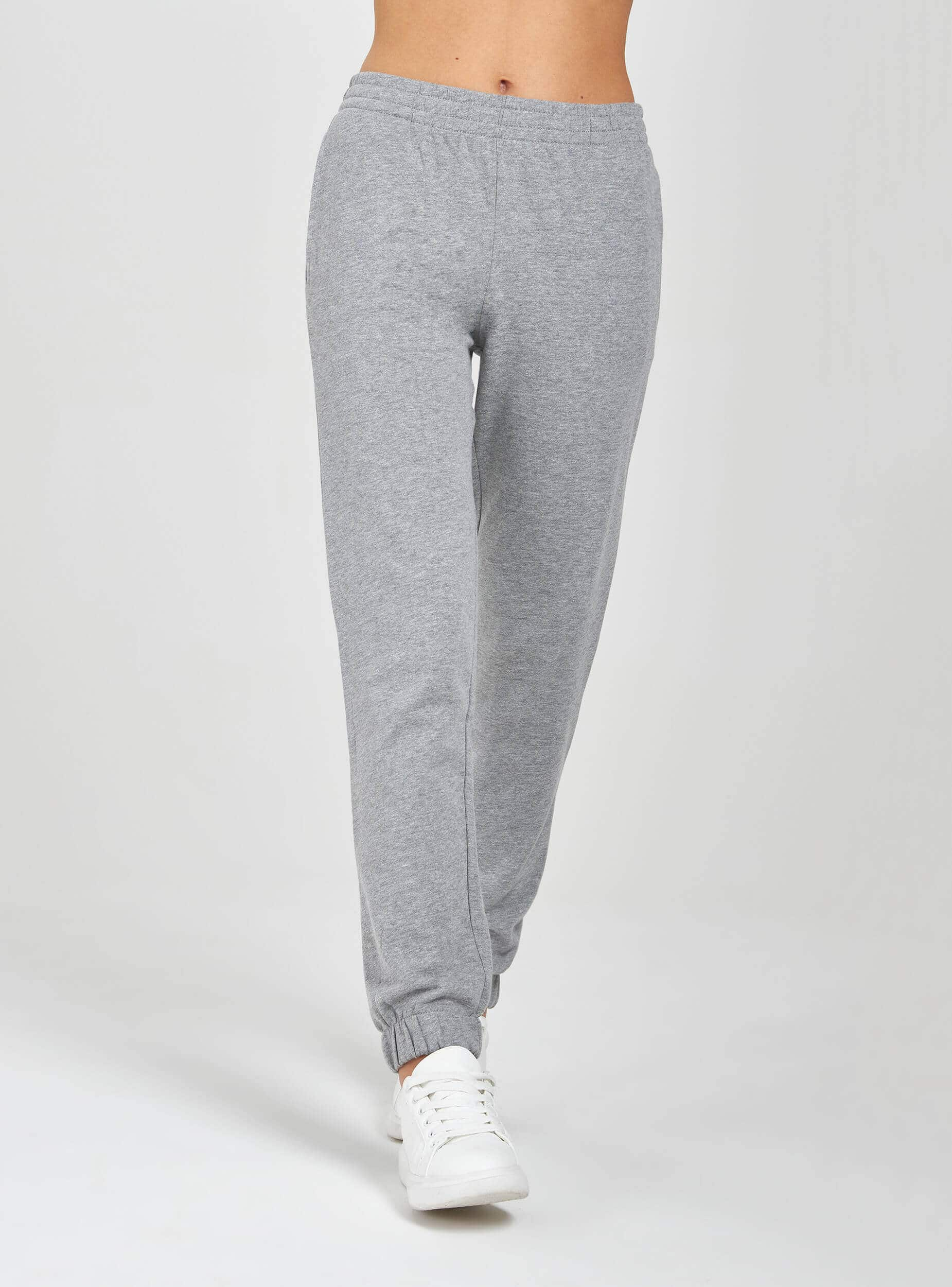 grey jogging bottoms