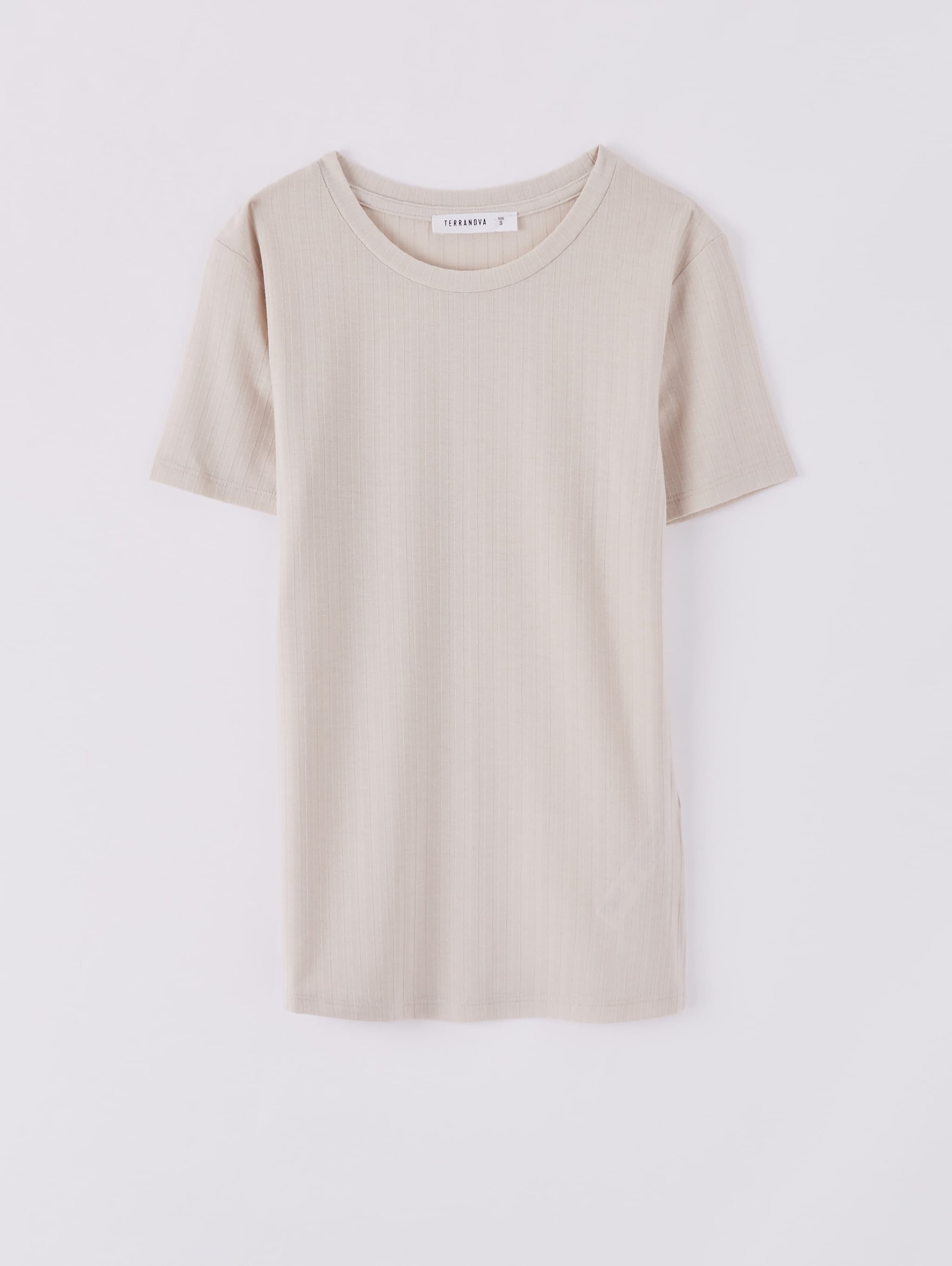 beige basic t shirt